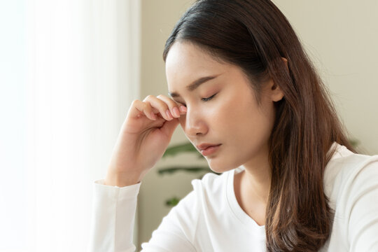 Dùng Retinol có gây khô mắt? Lưu ý đặc biệt sau mổ cận thị