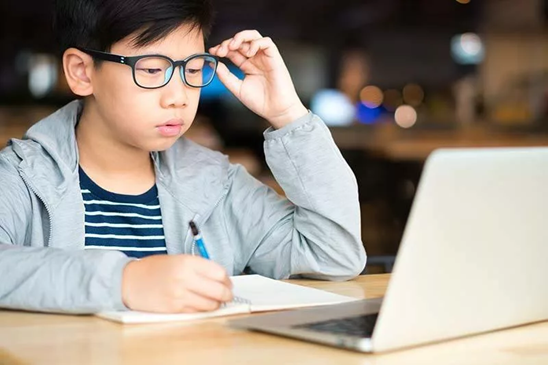 Khoảng cách an toàn khi học tập