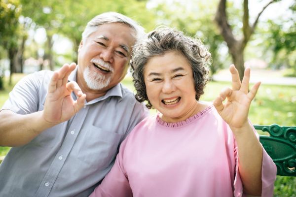 người già vui vẻ nguoi-gia-vui-ve