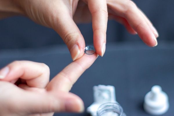Kính áp tròng cứng Ortho-K kinh-ap-trong-cung-ortho-k