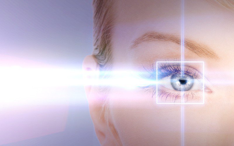 ƯU VÀ NHƯỢC ĐIỂM KHI MỔ MẮT BẰNG PHƯƠNG PHÁP LASIK